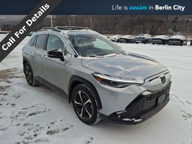 2025 Toyota Corolla Cross XSE's photo