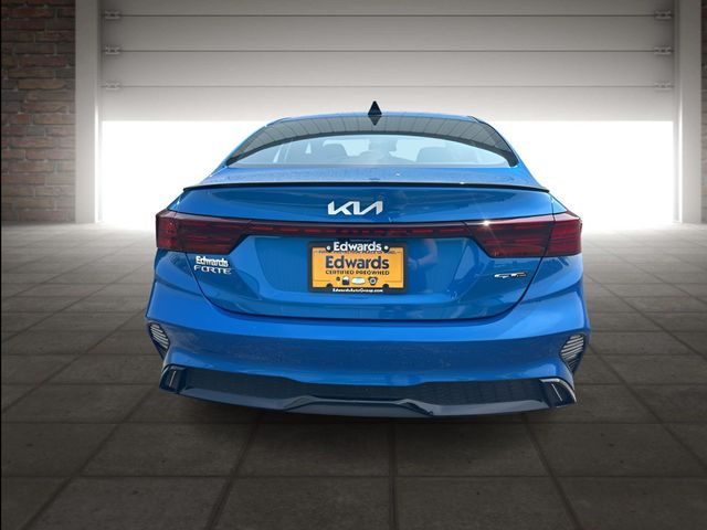 2024 Kia Forte GT-Line photo 4