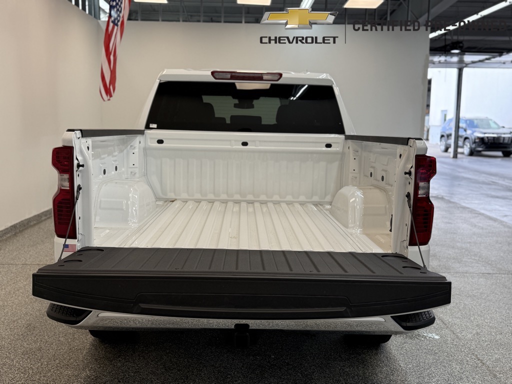 2025 Chevrolet Silverado 1500 photo 4