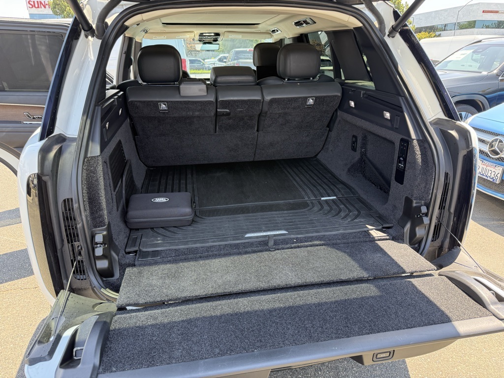 2023 Land Rover Range Rover Autobiography photo 22