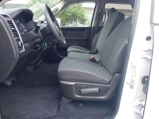 2023 Ram 1500 Classic Tradesman photo 3