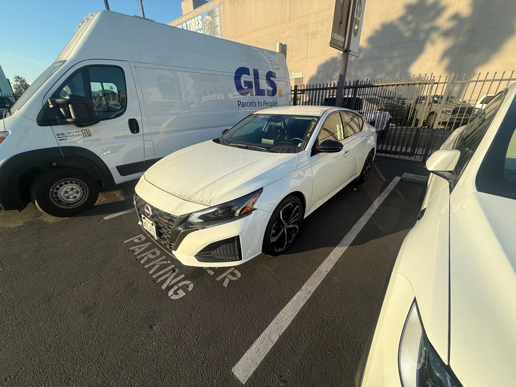 2023 Nissan Altima SR