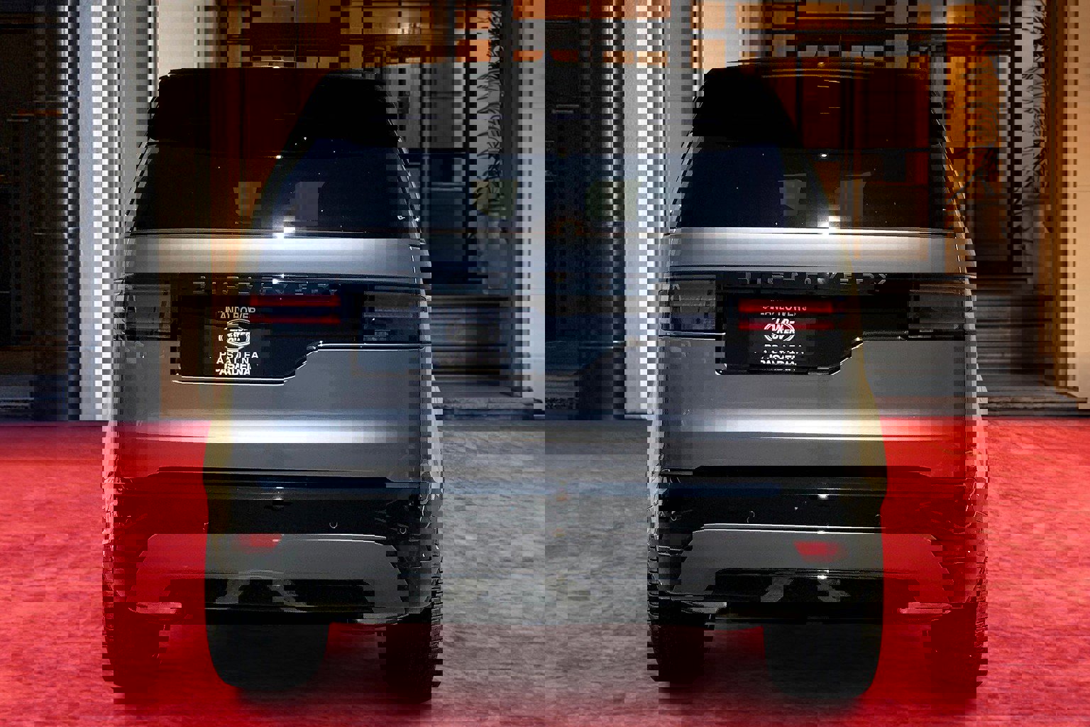 2025 Land Rover Discovery SE photo 3