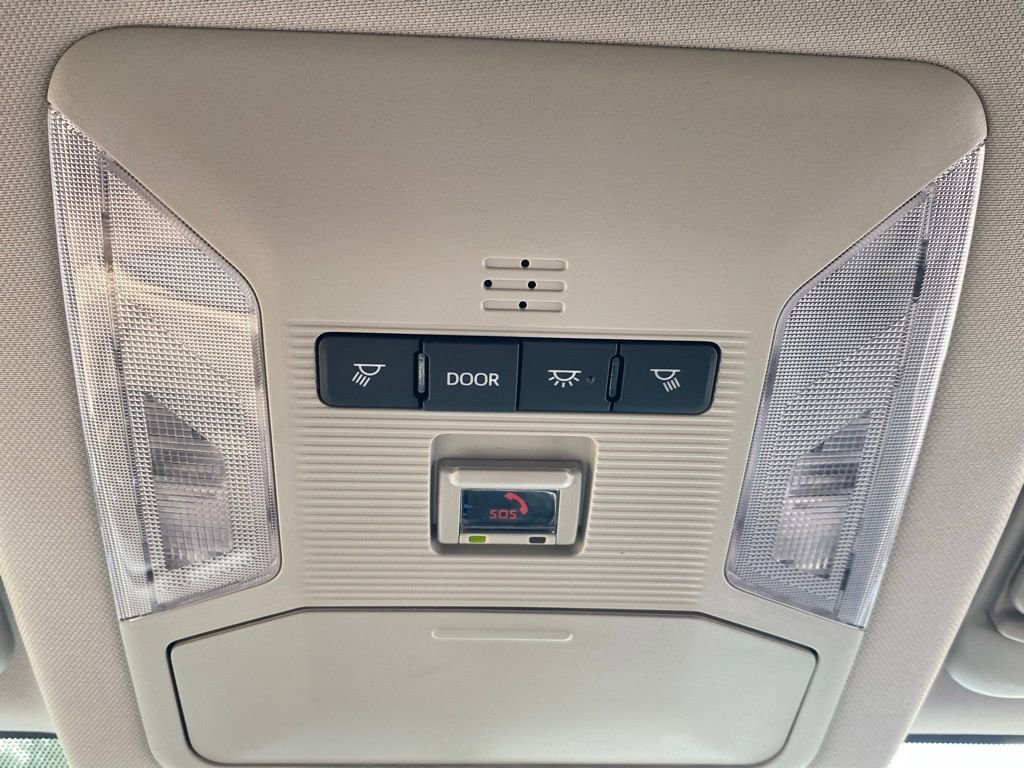 2025 Toyota RAV4 Hybrid XLE photo 21