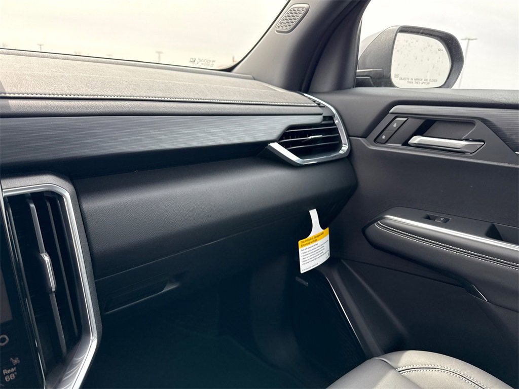 2025 GMC ACADIA - Image 26