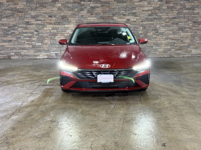 2025 Hyundai Elantra SEL Convenience photo 2