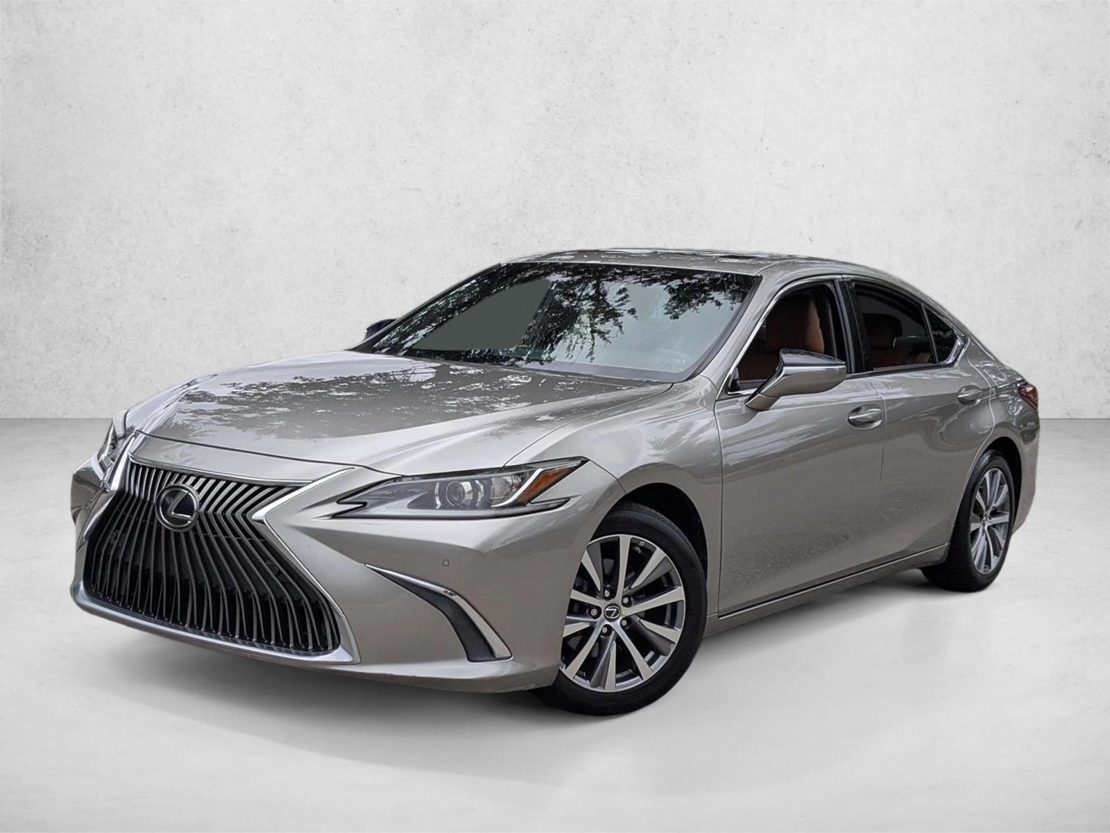 2020 Lexus ES 350's photo