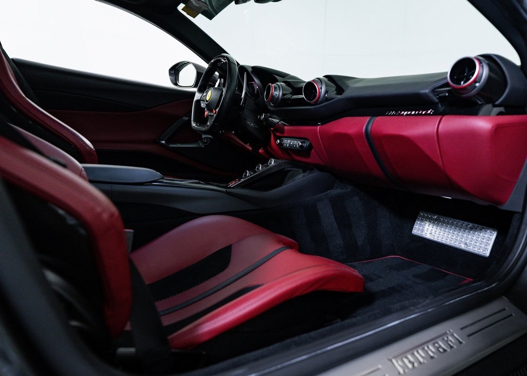 2020 Ferrari 812 Superfast Base photo 17
