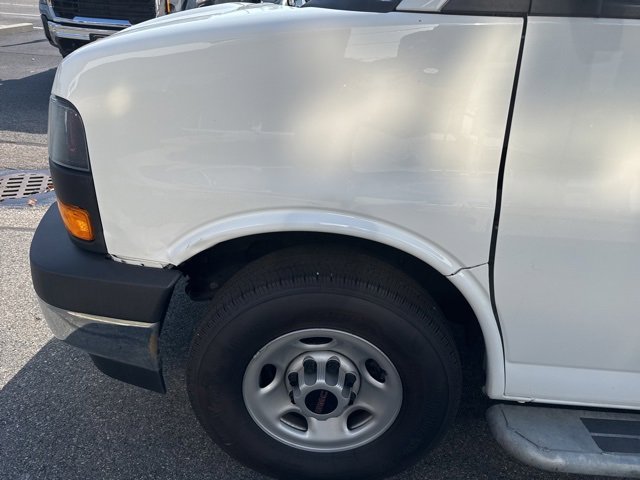 2022 Gmc Savana Cargo 2500 photo 2