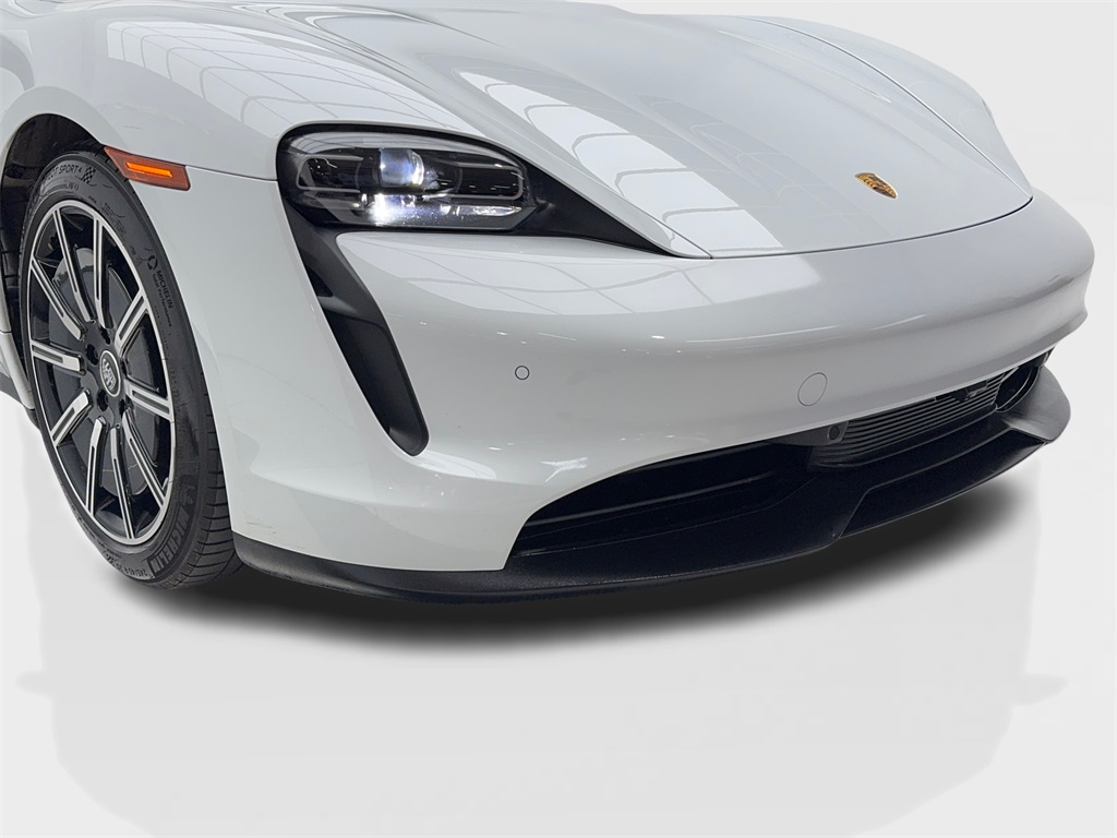 2023 Porsche Taycan Base photo 3