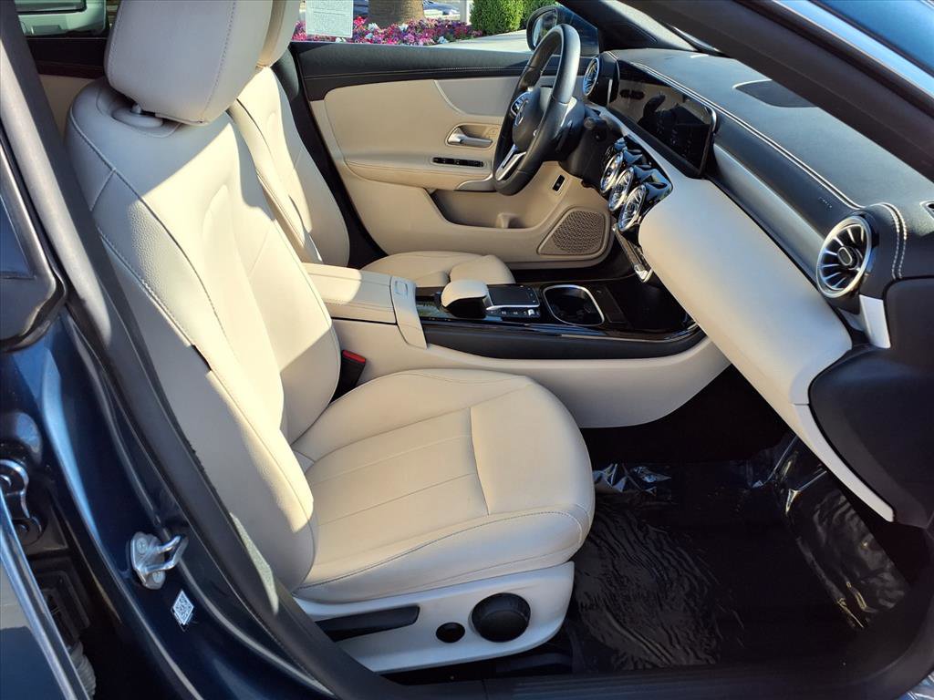 2022 Mercedes Benz CLA 250 photo 16