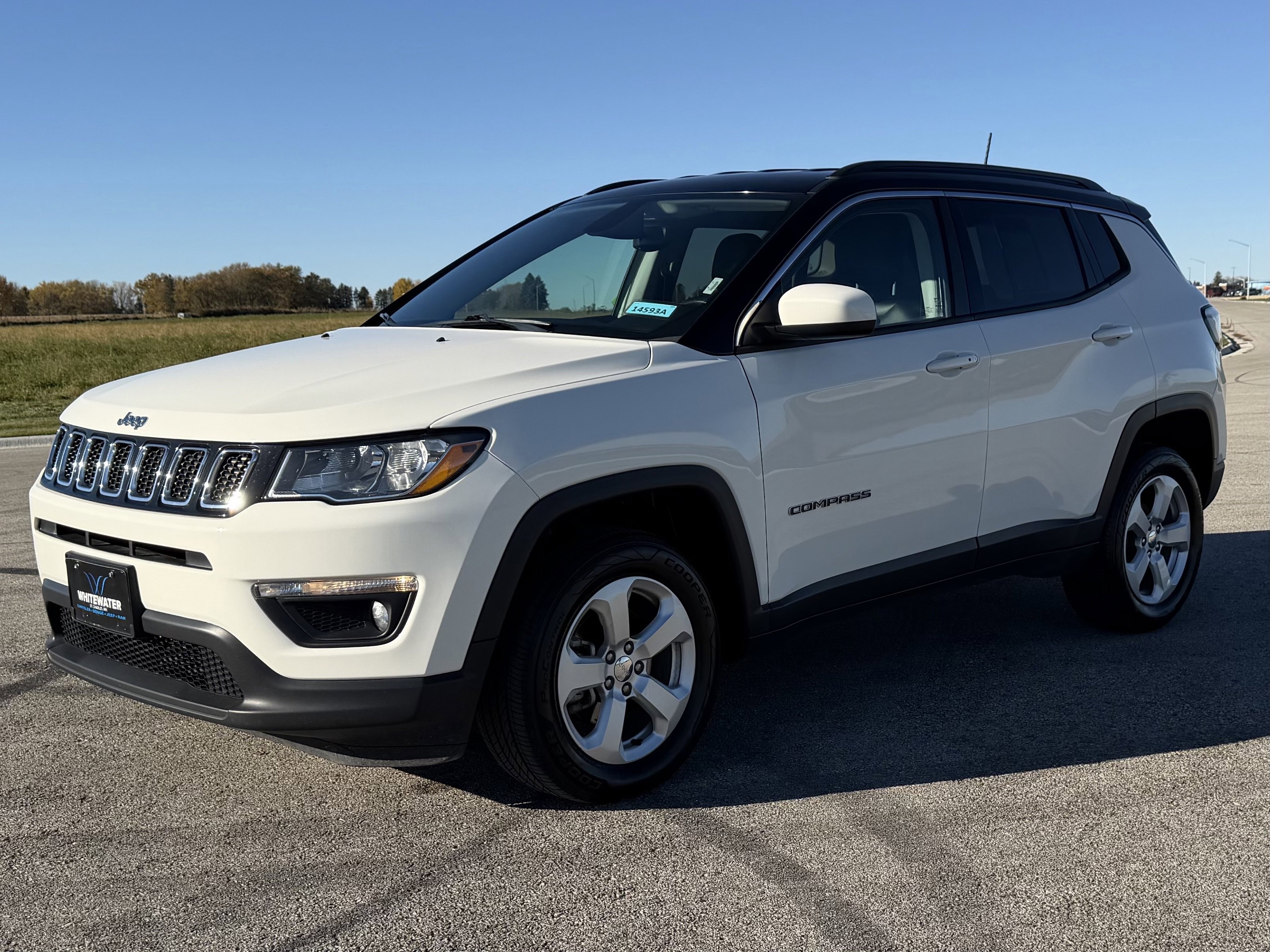 Used 2019 Jeep Compass Latitude with VIN 3C4NJDBB5KT656810 for sale in Burnsville, Minnesota