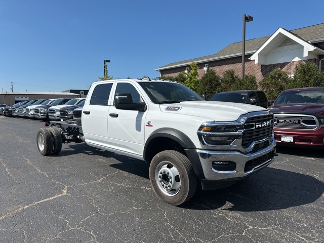 2025 Ram 5500 photo 2
