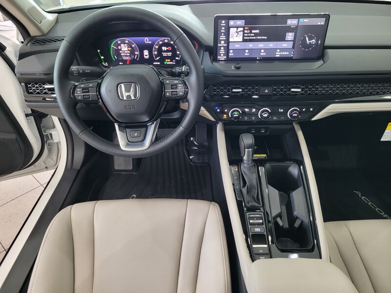 2025 Honda Accord Hybrid Touring photo 9