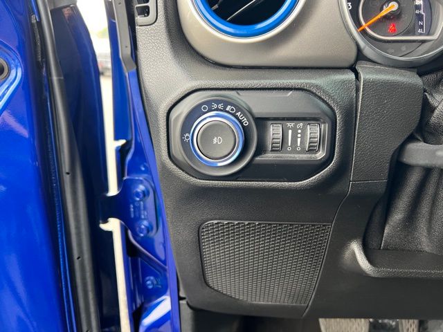 2020 Jeep Wrangler Unlimited Sahara photo 14