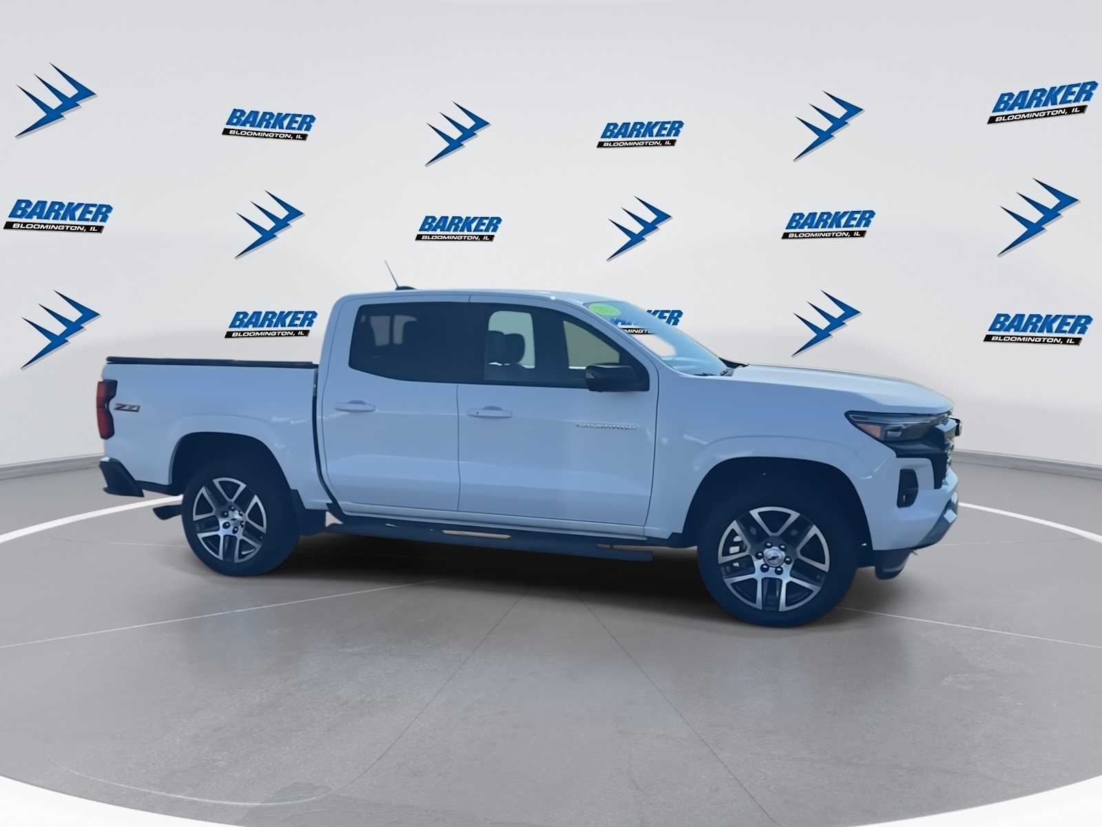 2023 Chevrolet Colorado Z71 photo 2