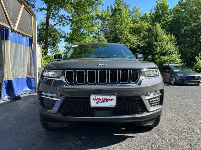 2025 Jeep Grand Cherokee Limited photo 8
