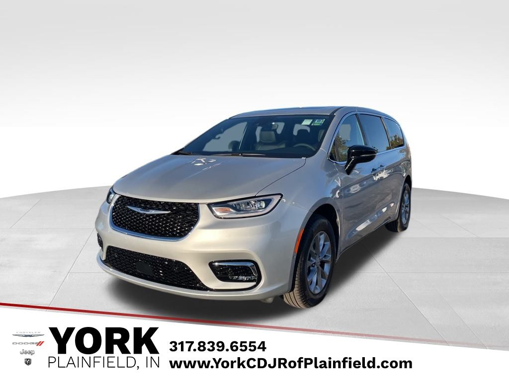 2026 Chrysler Pacifica Select's photo