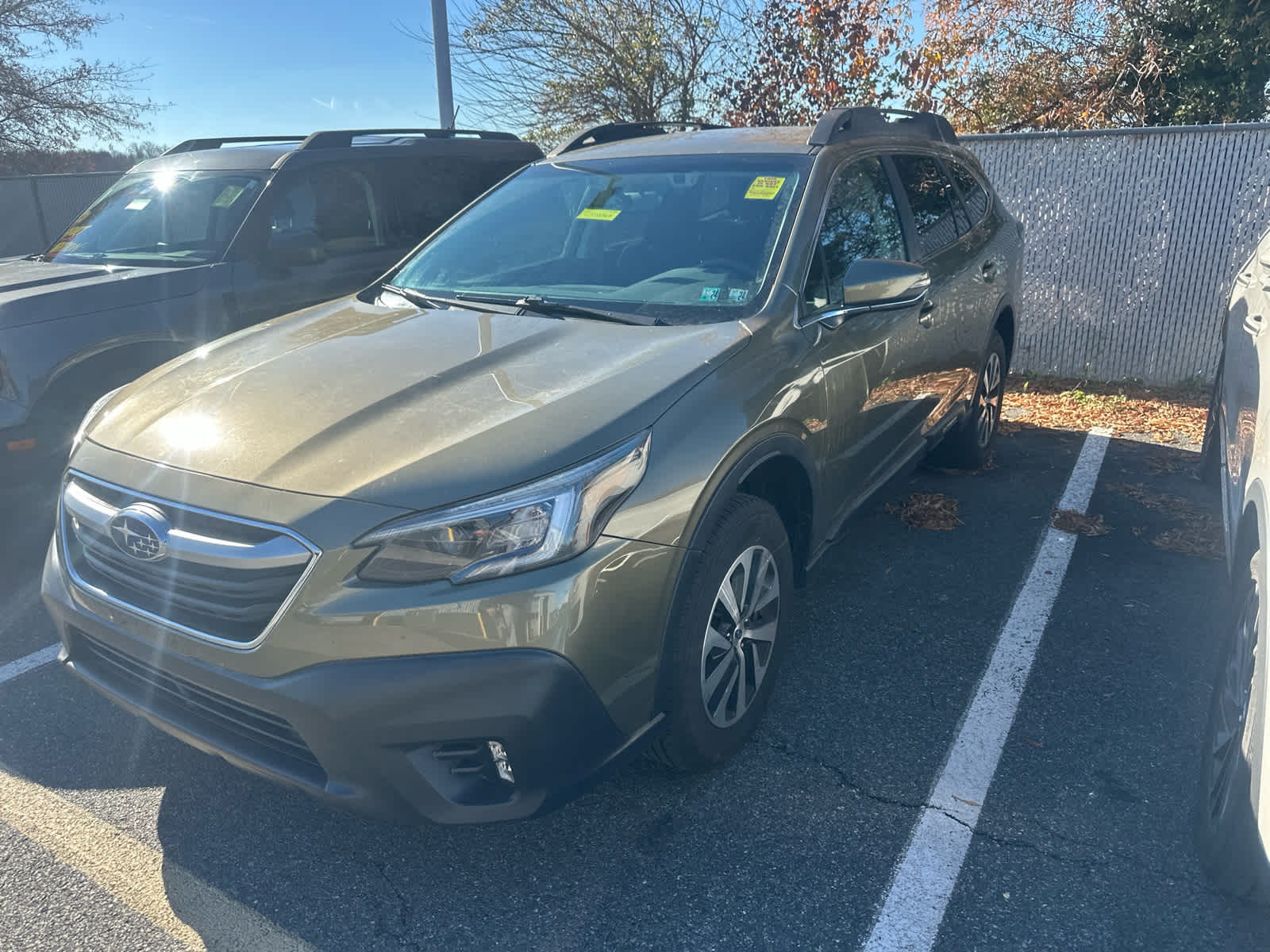 2020 Subaru Outback Premium photo 2