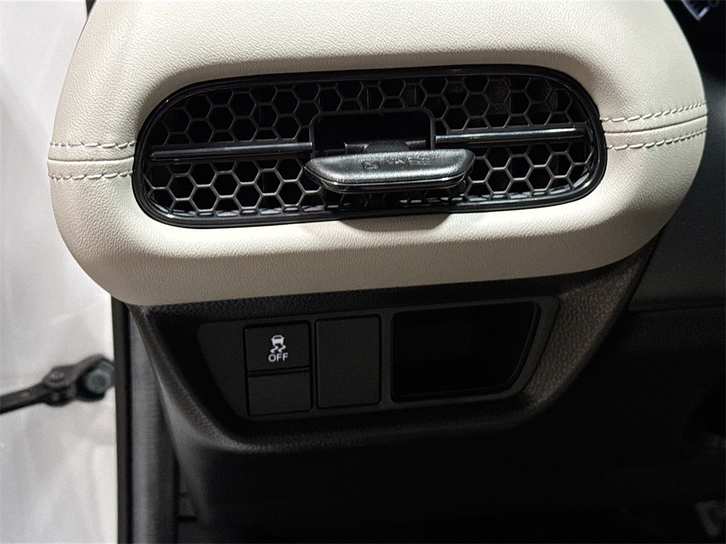 2025 Honda HR-V LX photo 8