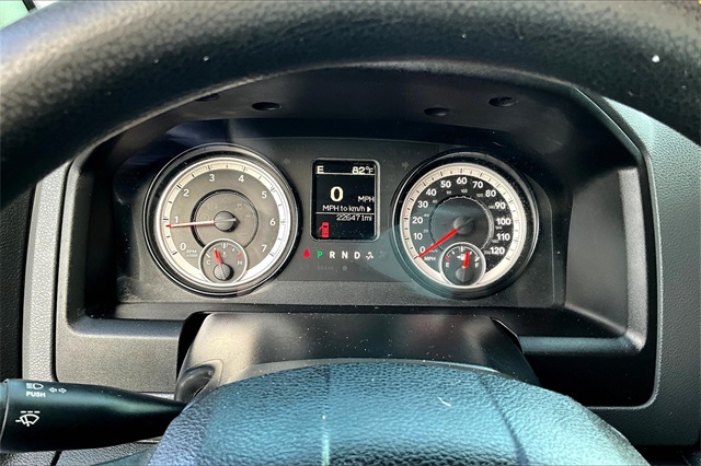 2015 Ram 1500 SLT photo 12