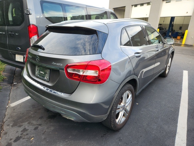 2016 Mercedes Benz GLA 250 4MATIC photo 2
