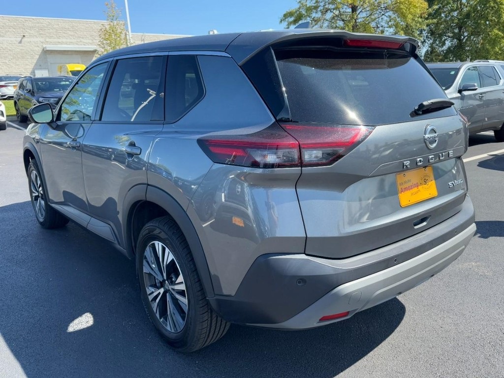 2021 Nissan Rogue SV photo 4