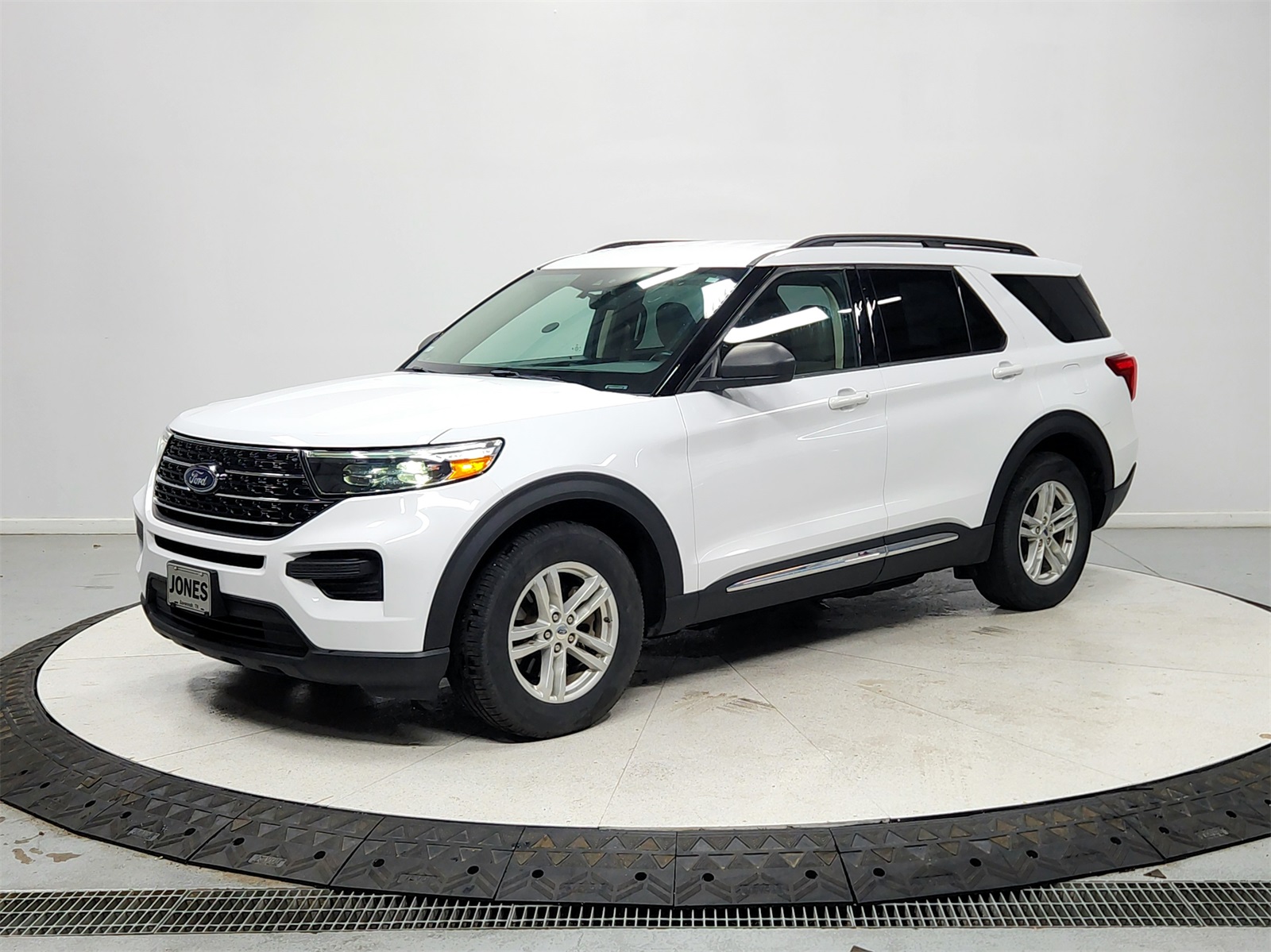 2020 Ford Explorer XLT photo 3