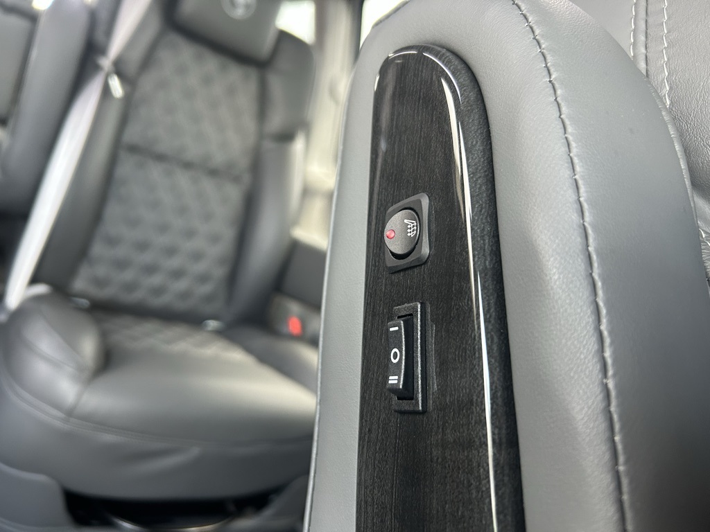 2025 Gmc Savana photo 10