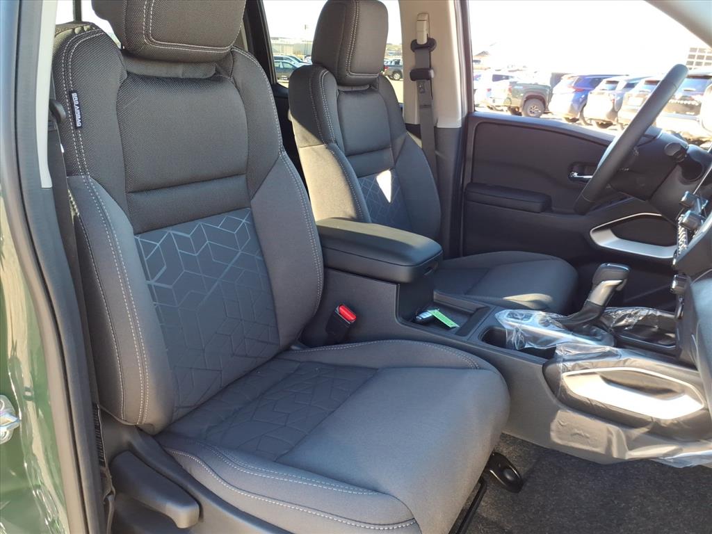 2026 Nissan Frontier SV photo 4