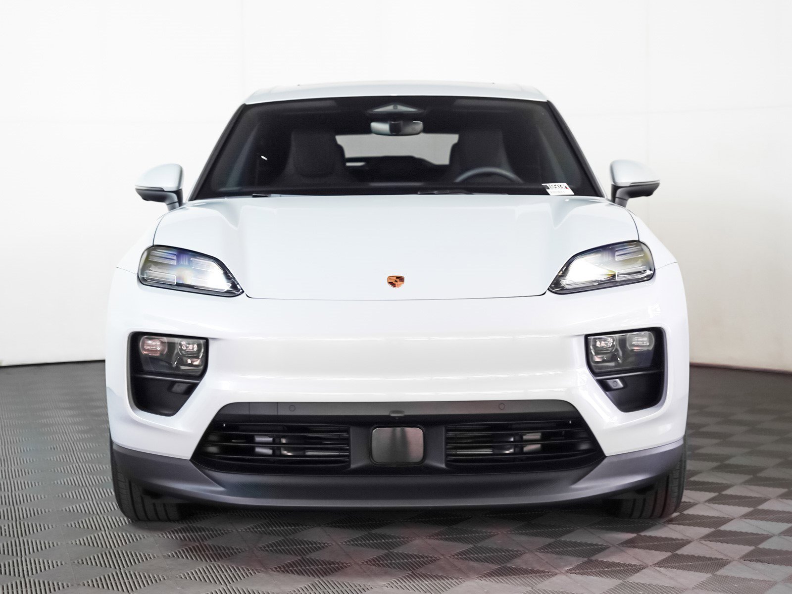 2025 Porsche Macan Electric photo 7