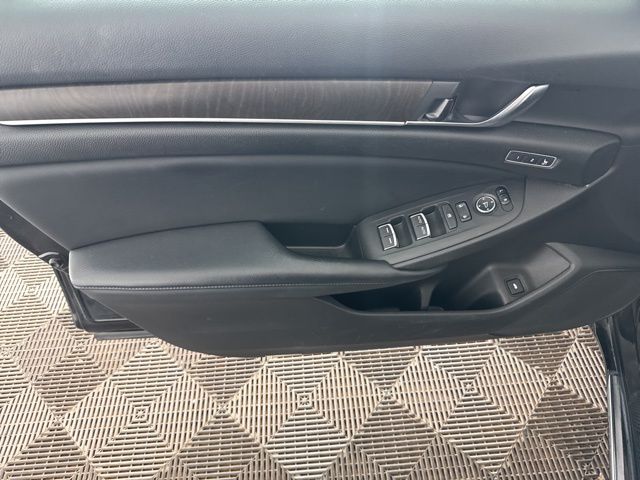 2018 Honda Accord EX-L photo 18