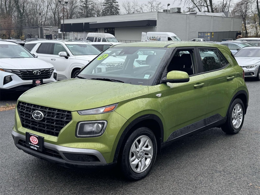 2022 Hyundai Venue SE photo 2