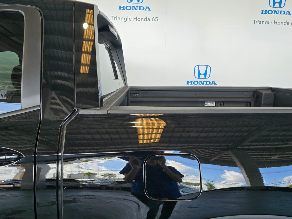 2025 Honda Ridgeline Black Edition photo 48