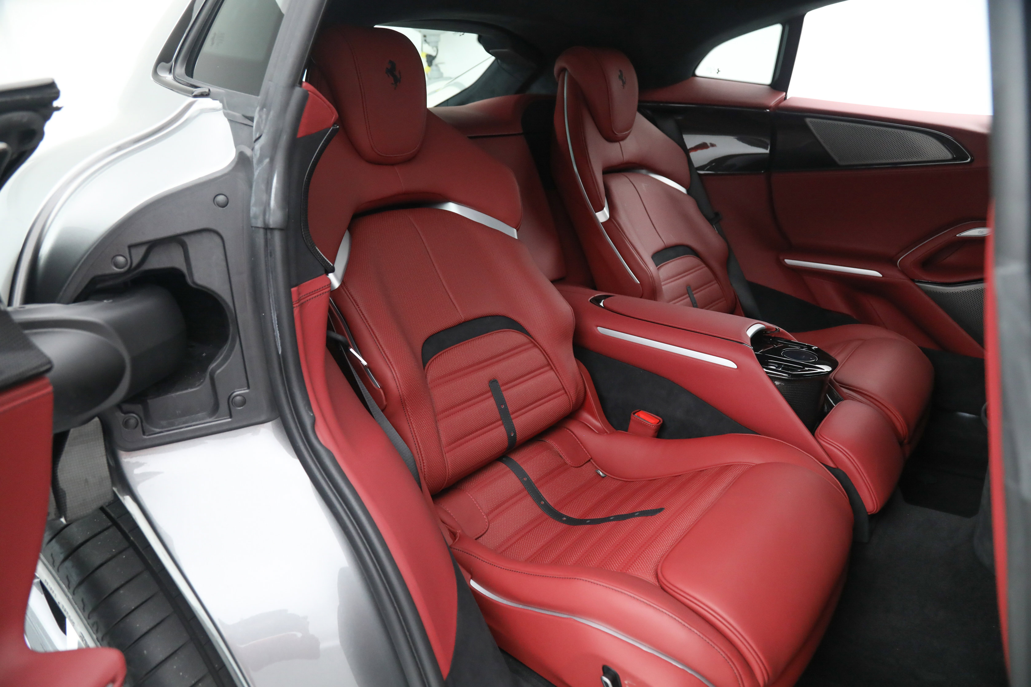 2024 Ferrari Purosangue photo 35