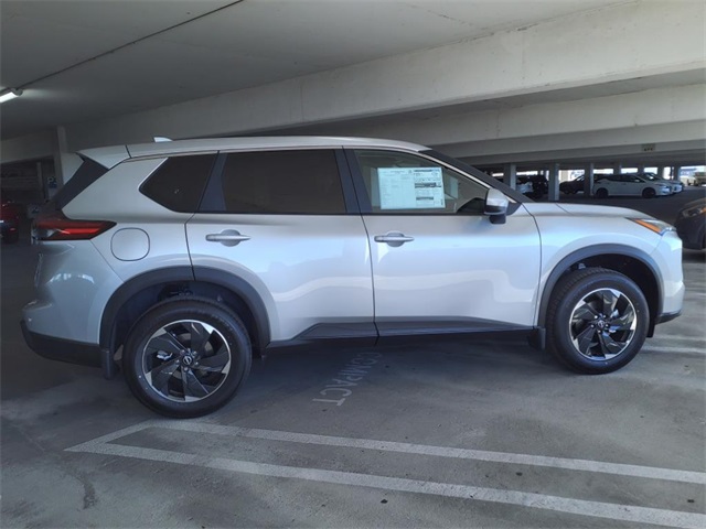 2025 Nissan Rogue SV photo 4