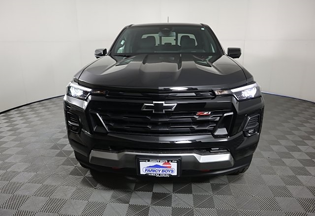 2024 Chevrolet Colorado Z71 photo 3