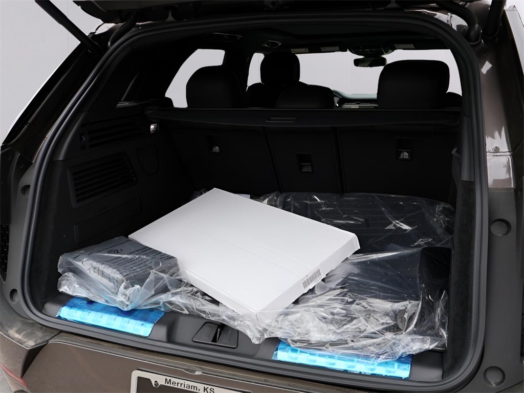 2025 Land Rover Range Rover Sport SE photo 15