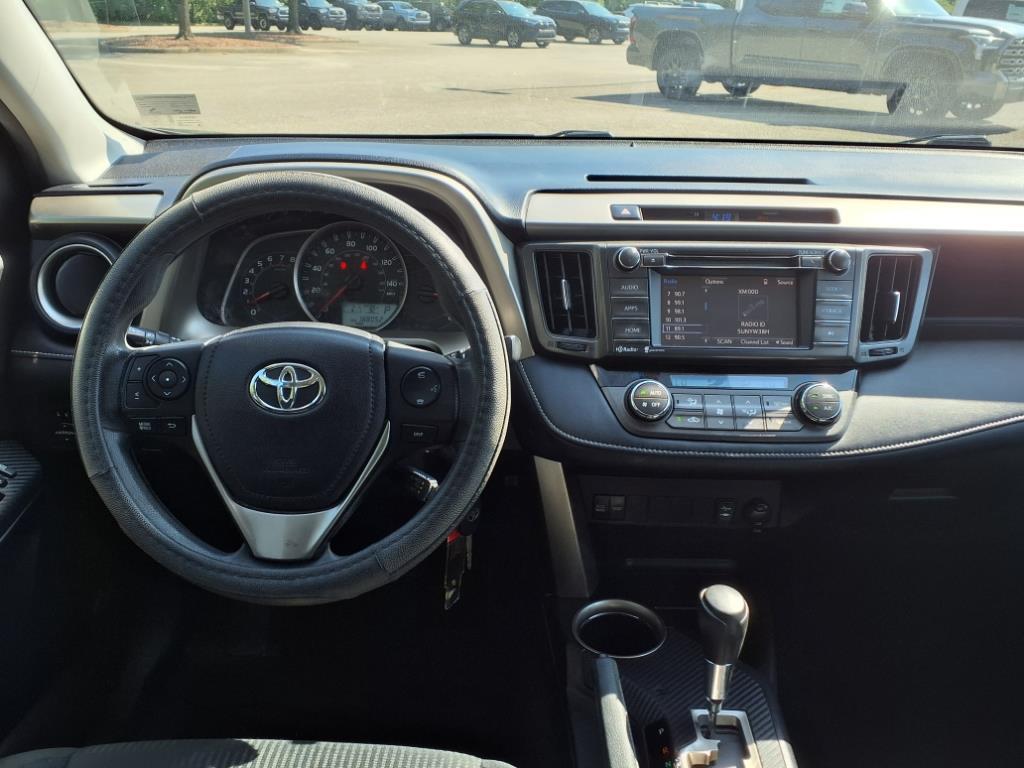2015 Toyota RAV4 XLE photo 10