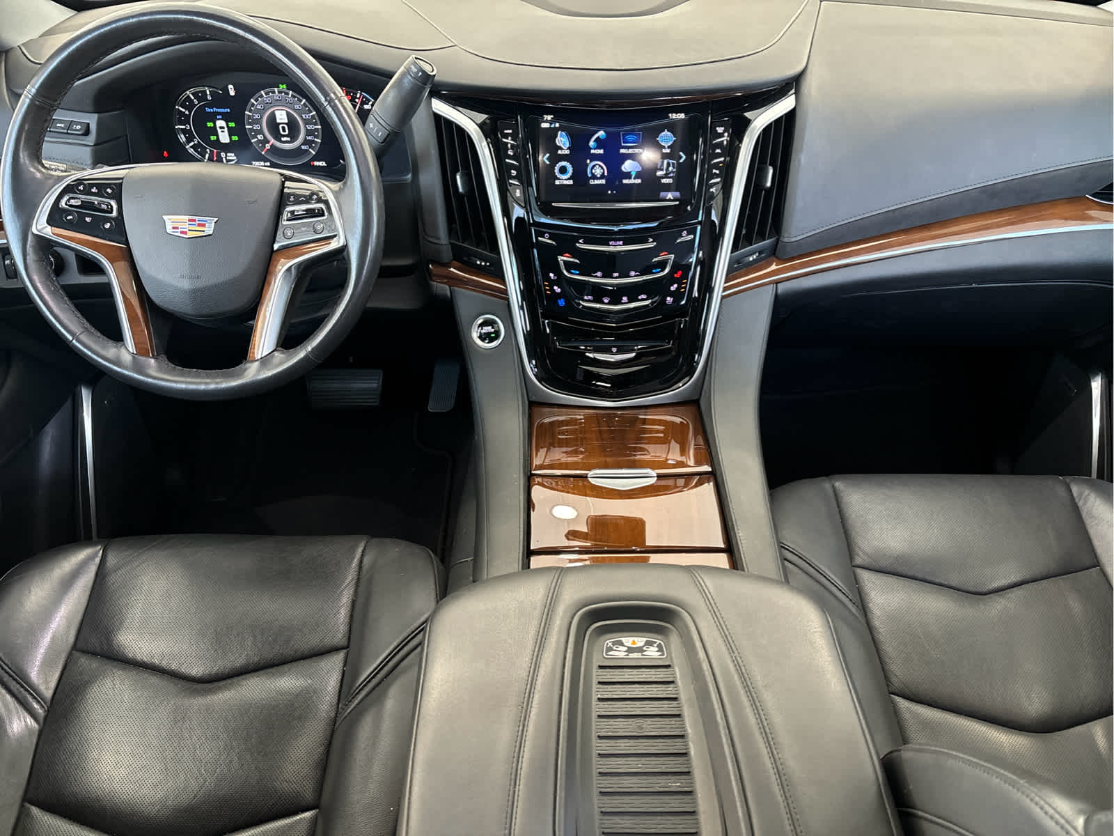 2020 Cadillac Escalade Luxury photo 14