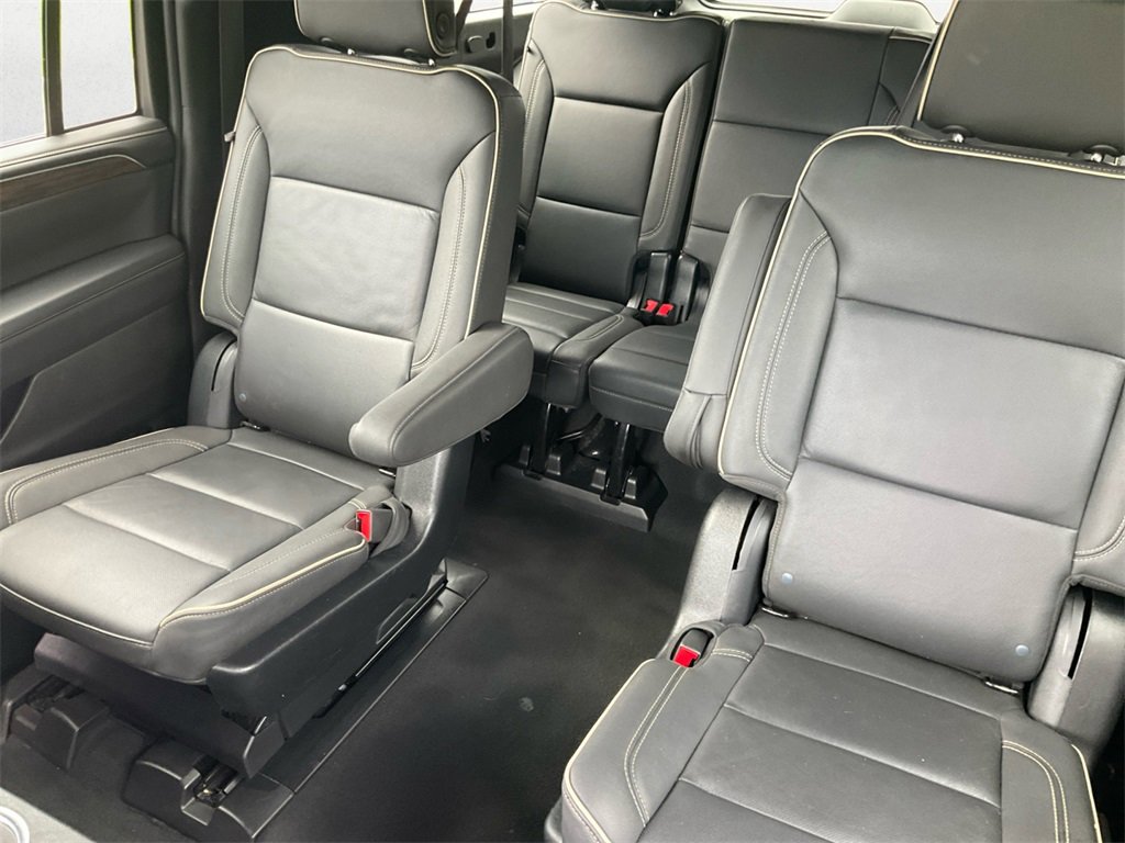 2023 Chevrolet Suburban Premier photo 9