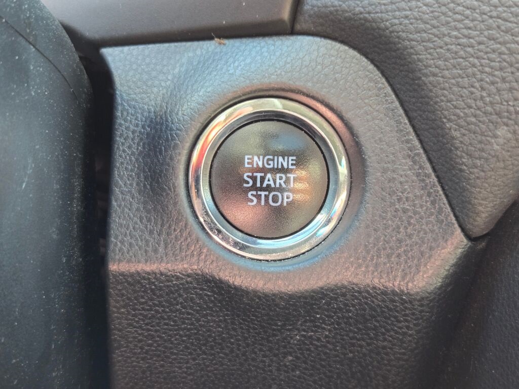2020 Toyota RAV4 XLE Premium photo 22