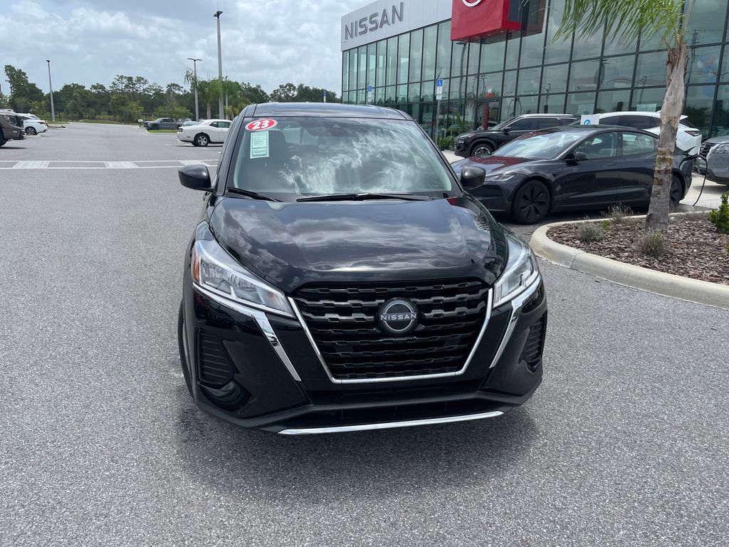 2023 Nissan Kicks S photo 3