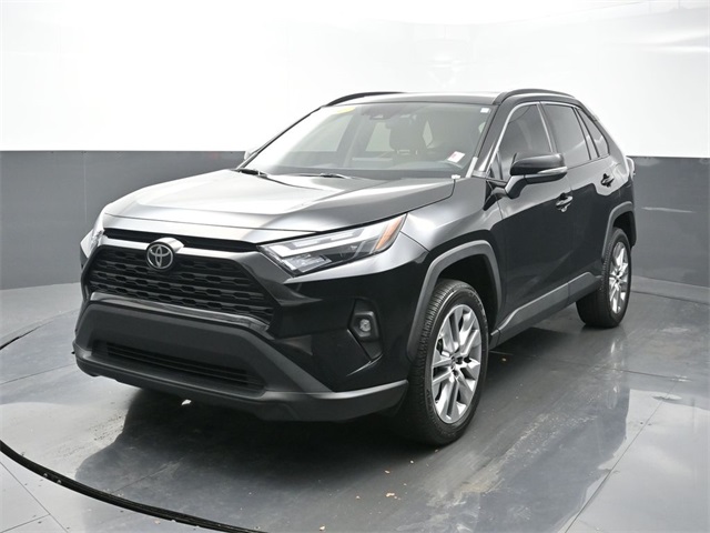 2022 Toyota RAV4 XLE Premium's photo