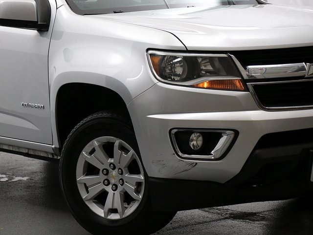 2018 Chevrolet Colorado LT photo 3