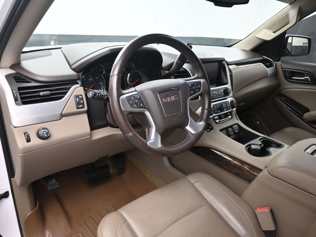 2017 Gmc Yukon SLT photo 2