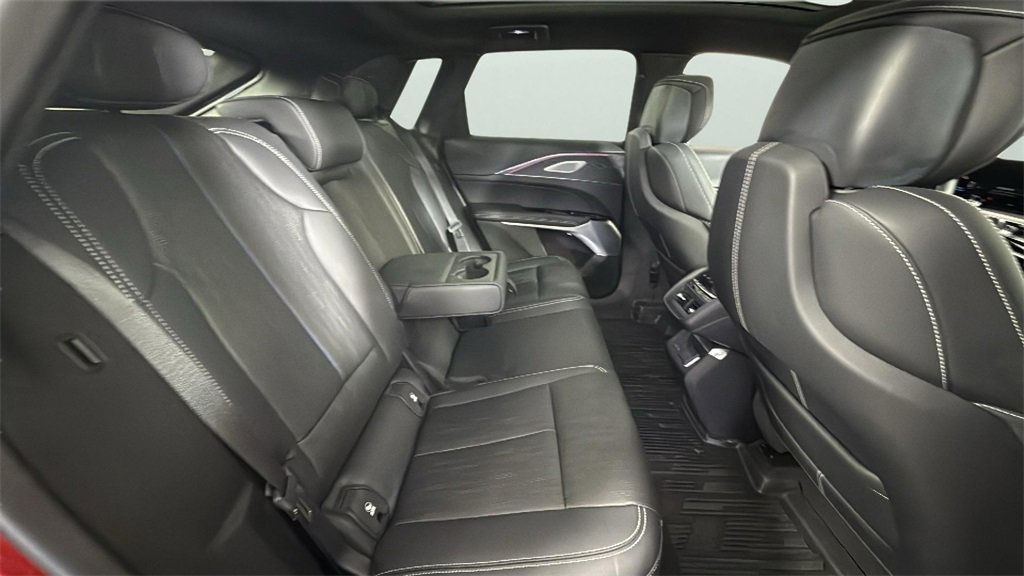 2024 Cadillac Lyriq Luxury photo 30
