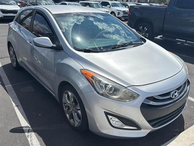 2013 Hyundai Elantra GT Base photo 2