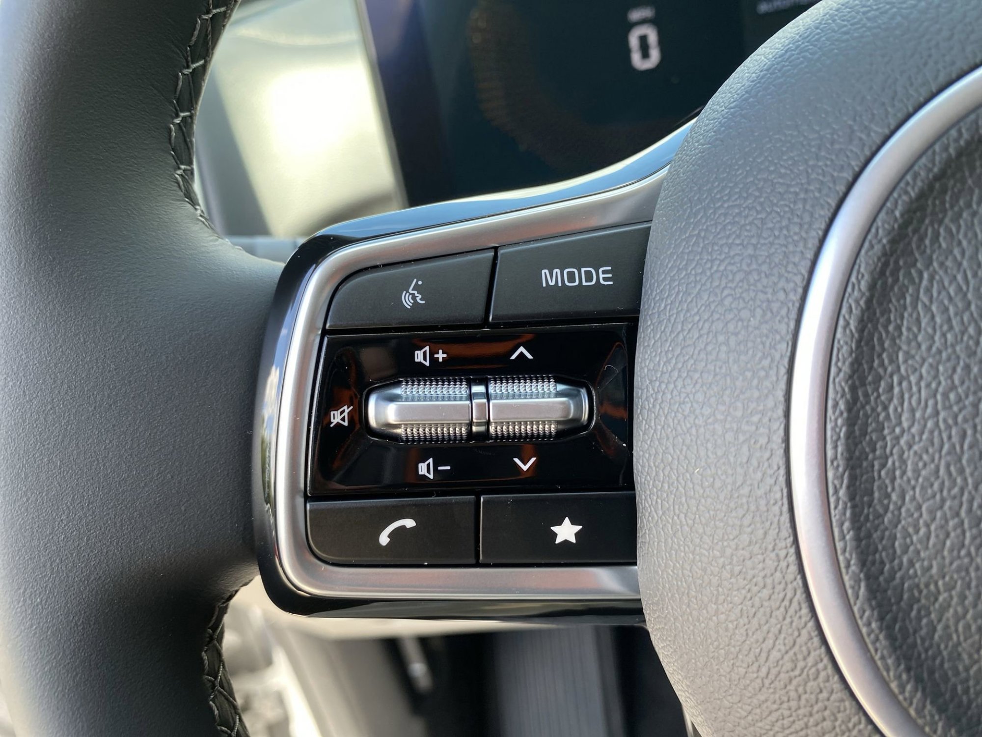 2025 Kia Sorento S photo 25