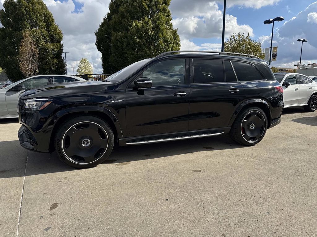 2026 Mercedes Benz GLS 63 AMG 4MATIC photo 2